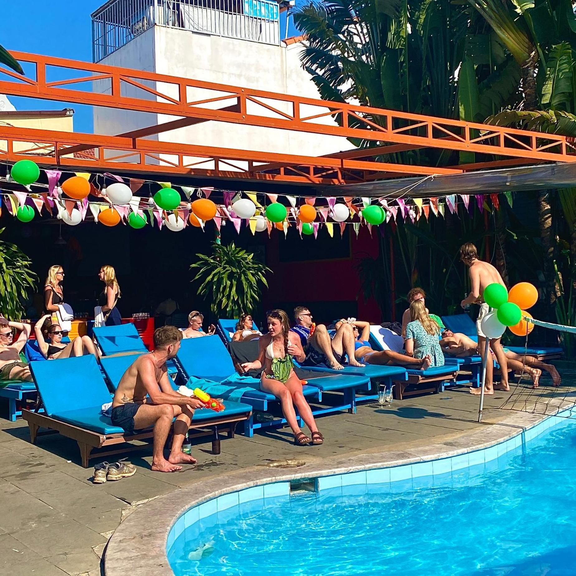 Bed Station Hostel & Pool Bar Hoi An " Former Sunflower" エクステリア 写真