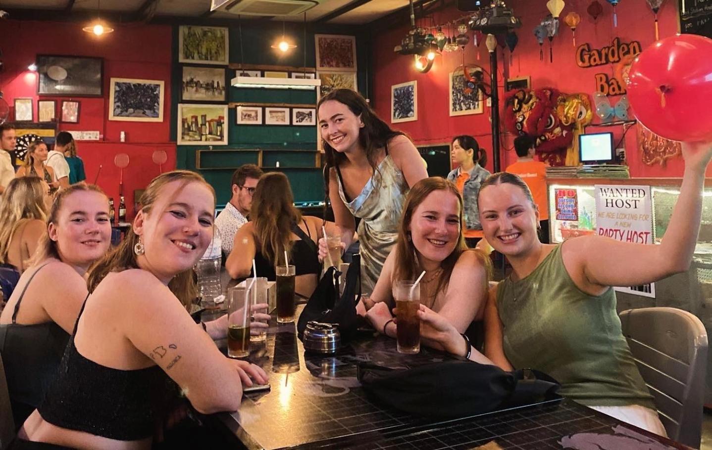 Bed Station Hostel & Pool Bar Hoi An " Former Sunflower" エクステリア 写真