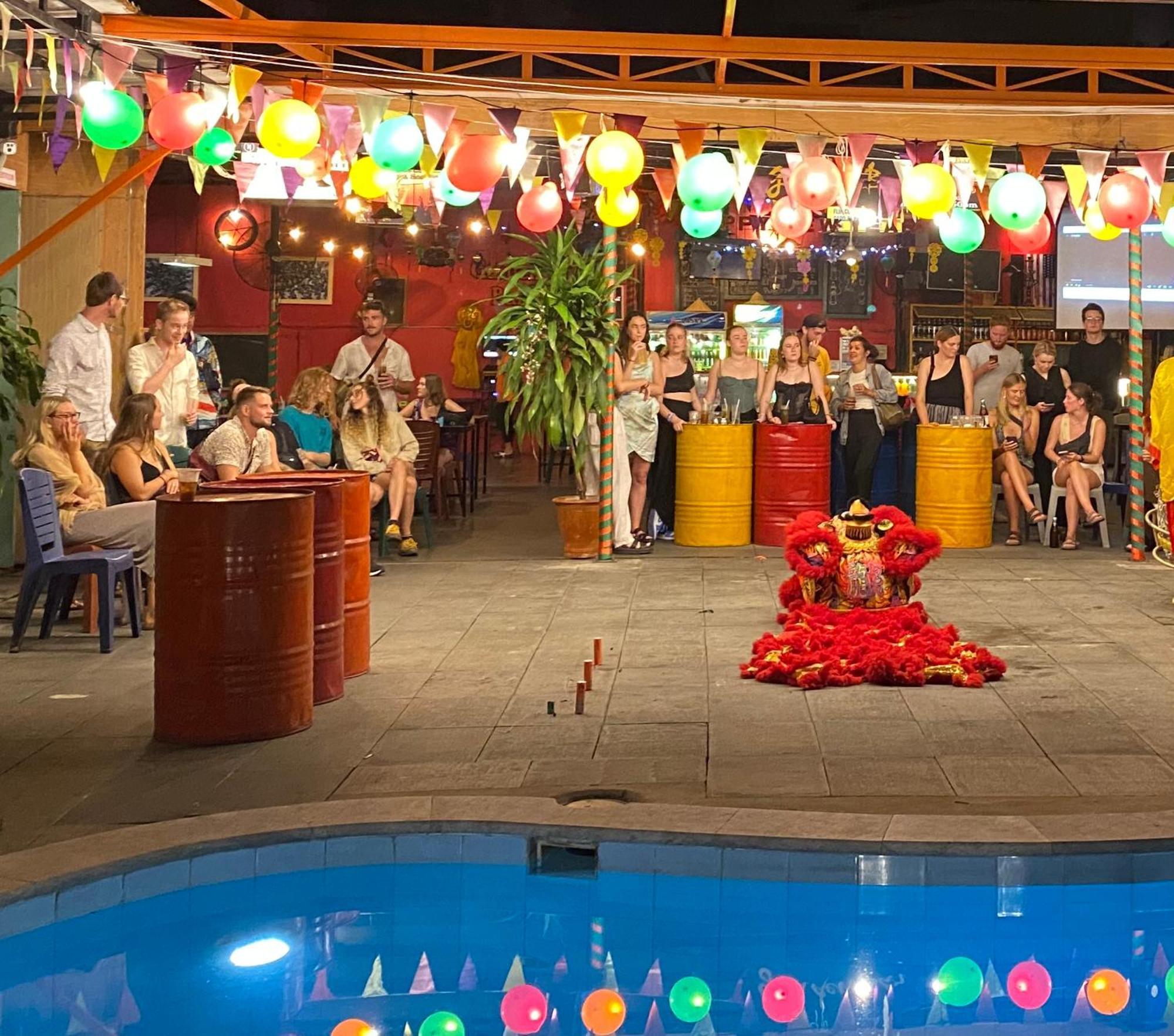 Bed Station Hostel & Pool Bar Hoi An " Former Sunflower" エクステリア 写真