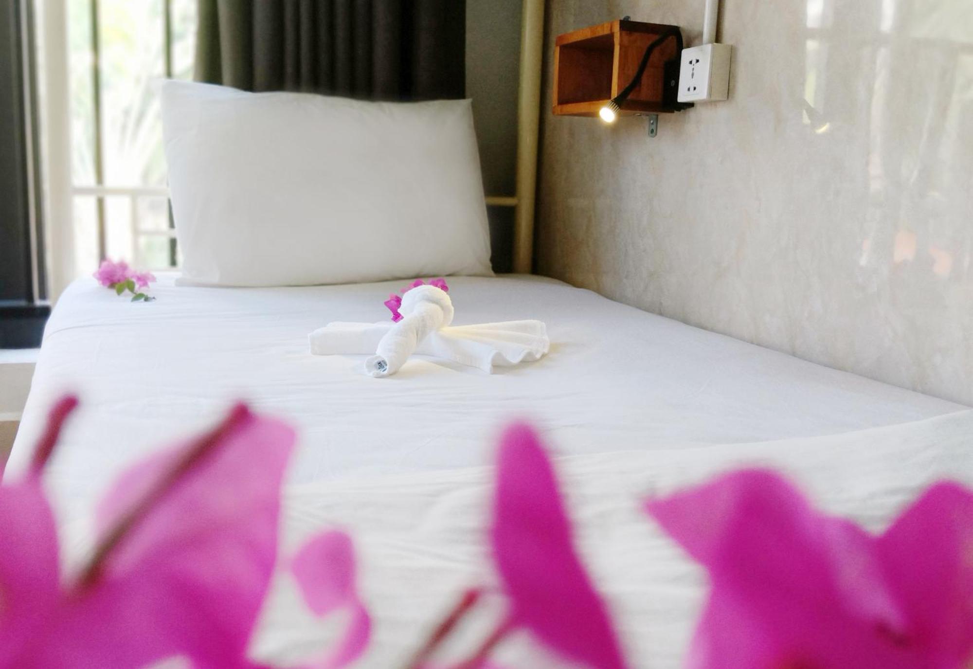 Bed Station Hostel & Pool Bar Hoi An " Former Sunflower" エクステリア 写真